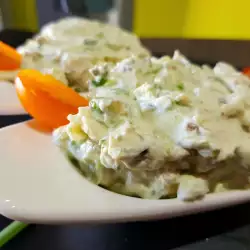 Green Spread with Avocado and Fresh Garlic