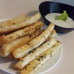 Quick Appetizer with Bread and Garlic Sauce