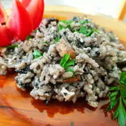 Pan-Fried Rice with Mushrooms and Eggs