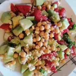 Salade met quinoa en kikkererwten