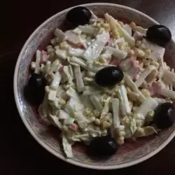 Salata sa surimi štapićima i kineskim kupusom