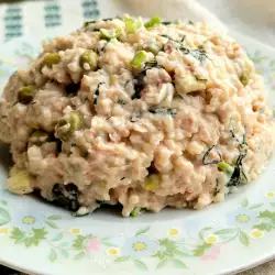 Salad with Arabic Couscous and Tuna