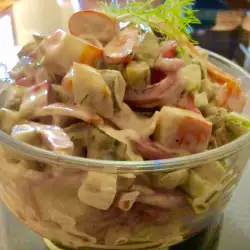 Salata sa surimi štapićima