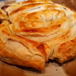 Pastel de hojaldre con plátanos y crema de chocolate