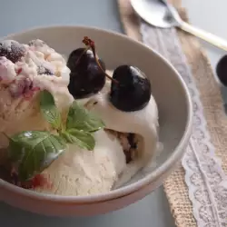 Homemade Cherry Ice Cream