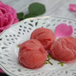 Sorbete de rosas y fresas