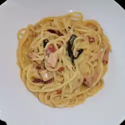 Rich Spaghetti with Mushrooms and Pastrami