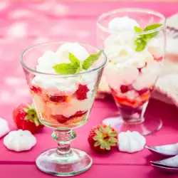 Ice Cream with Meringues and Condensed Milk