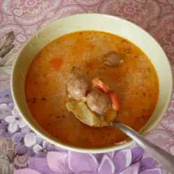 Sopa de albondiguillas con calabacín