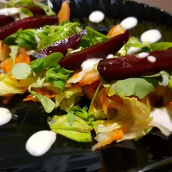 Fresh Salad with Beetroot and Herbal Dressing