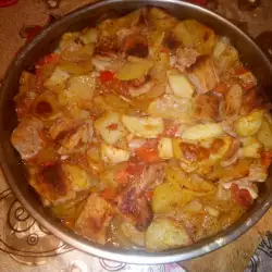 Свинско с картофи и моркови на фурна