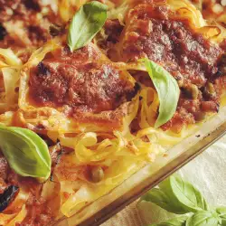 Tagliatelle met gehakt en tomaten uit de oven