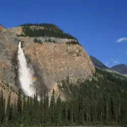 Водопадът Такакау