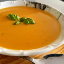 Spicy Pumpkin Cream Soup with Basil