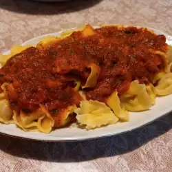 Tortellini al estilo provenzal con salsa de tomate