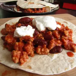 Würzige Tortillas mit Hackfleisch und Bohnen