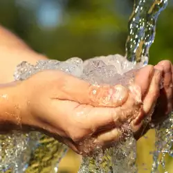 Как се прави светена вода