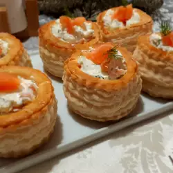 Volovanes con salmón ahumado