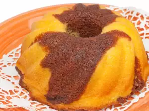 Orange Sponge Cake with Chocolate