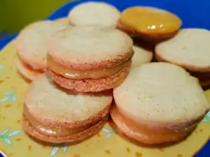 Cookies with Almond Cream