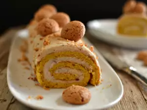 Amaretto Roll with Chestnuts