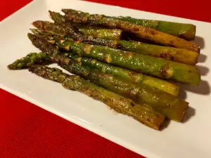 Geschmorter Spargel mit Butter