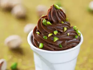 Raw Chocolate Mousse with Avocado