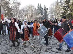 Разлог отбеляза Бабинден с целодневна веселба