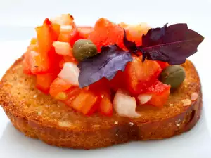 Crostini with tomatoes