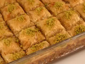 Easy Baklava Cake