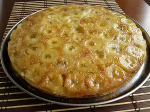 Karamellisierter Butterkuchen mit Bananen