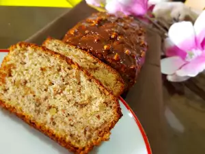 Bananenkuchen mit Walnüssen und Schokolade