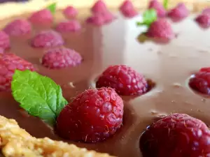 Tarta de chocolate con frambuesas (con base de galletas)