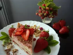 Tarta de galletas con fresas y chocolate