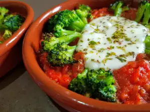 Broccoli met tomatensaus en mozzarella