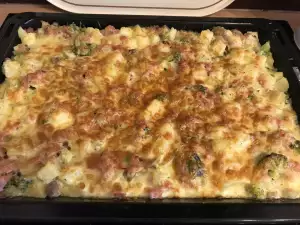 Broccoli with Cheese, Ham and Cream