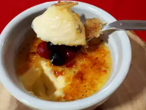 Crème Brûlée mit Sahne und Milch