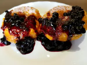 Buñuelos con requesón y arándanos