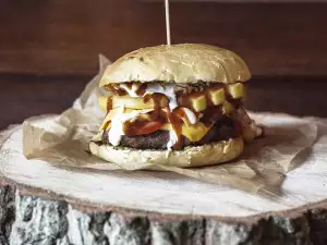 Homemade Burger with Beef and Pesto