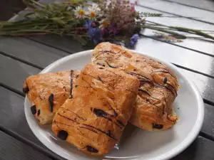 Blätterteigtaschen mit Schokolade gefüllt