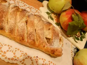 Cinnamon Puff Pastry Roll with Apples