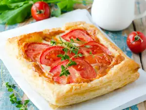 Puff Boats with Tomatoes, Mushrooms and Mozzarella