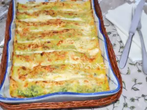 Cannelloni mit Spinat und Ricotta mit Béchamelsoße