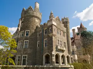 Каса Лома (Casa Loma)