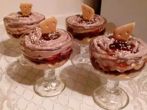 Cheesecake in Glasses in 20 Min.