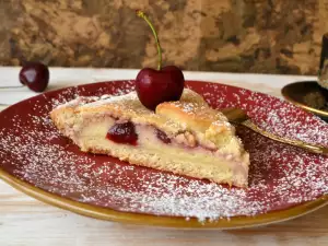 Tarta de cerezas con crema pastelera