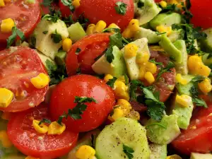 Salade van cherrytomaten en avocado