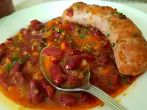 Alubias rojas con longaniza