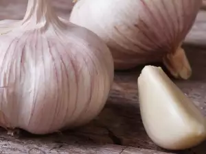 Garlic cloves