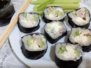 Sushi de pollo (Sushi chicken roll)